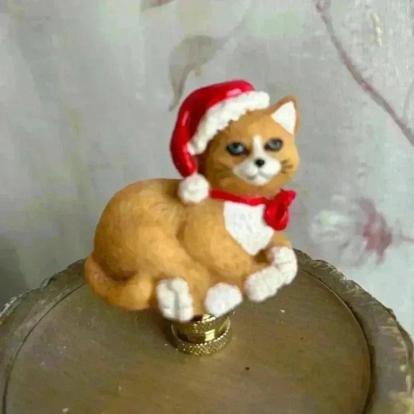 Lamp Toppers 1999 "Crown Your Lamps" Collectible Christmas Cat Christmas Decor - Picture 1 of 8